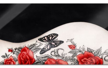 Pixxprint Leinwandbild Rosen Tattoo mit Schmetterling, Wanddekoration (1 St), Glasbild aus Echtglas, inkl. Aufhängungen und Abstandshalter